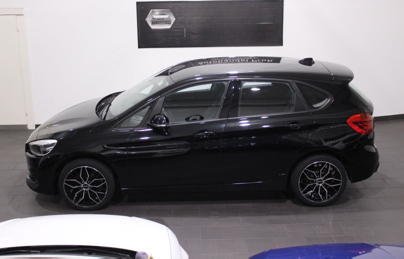 BMW 220 i AT Sport Line 18" LED NAVI AHK SH TOP DE foto 8