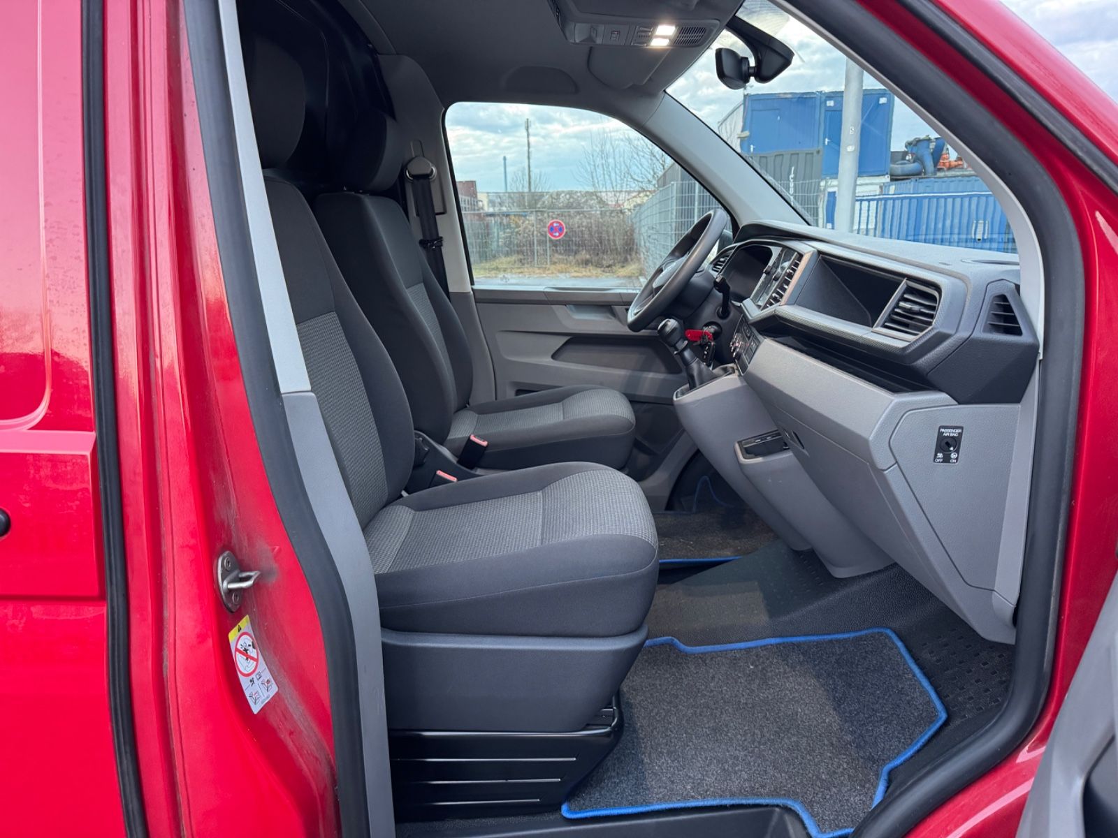 Volkswagen T6.1 2.0 Transporter Kasten Hochdach lang Standh foto 20