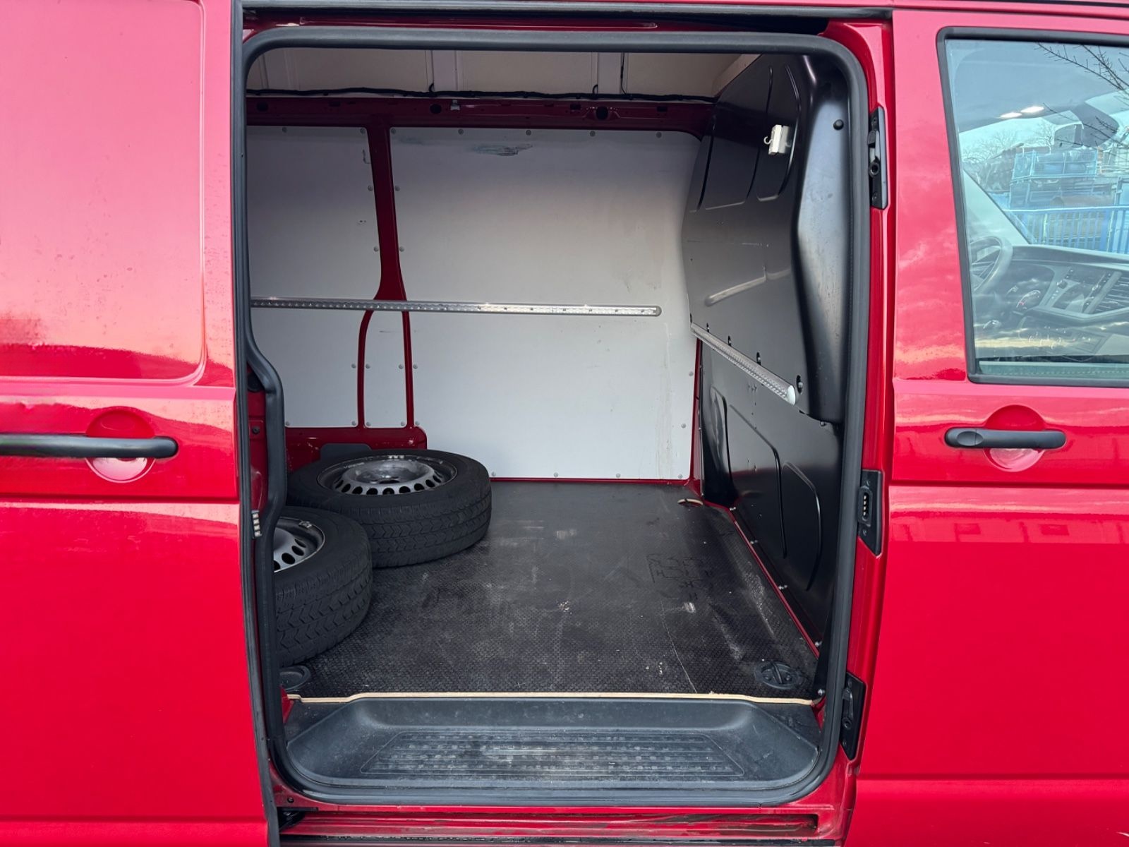 Volkswagen T6.1 2.0 Transporter Kasten Hochdach lang Standh foto 21