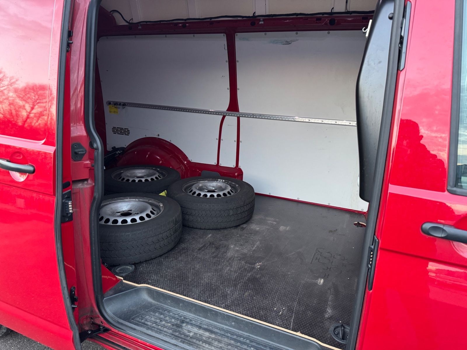 Volkswagen T6.1 2.0 Transporter Kasten Hochdach lang Standh foto 22