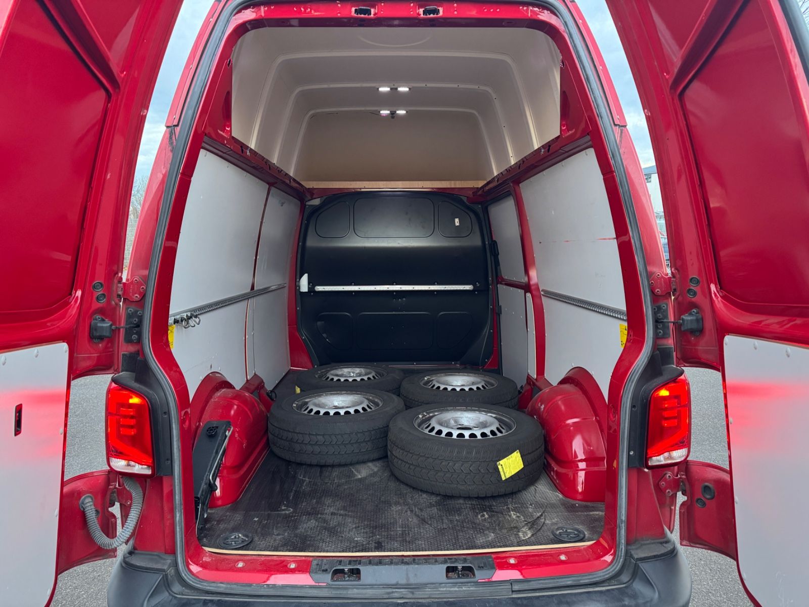 Volkswagen T6.1 2.0 Transporter Kasten Hochdach lang Standh foto 23