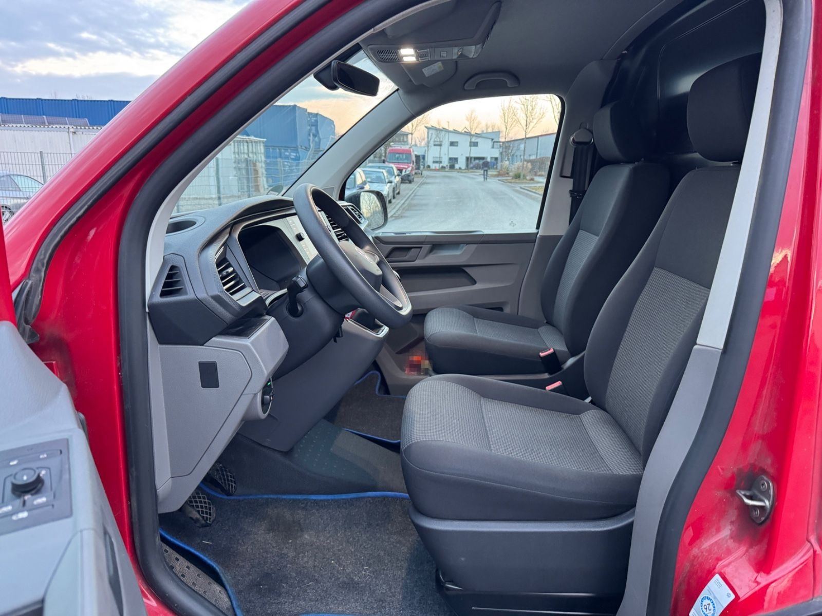 Volkswagen T6.1 2.0 Transporter Kasten Hochdach lang Standh foto 9