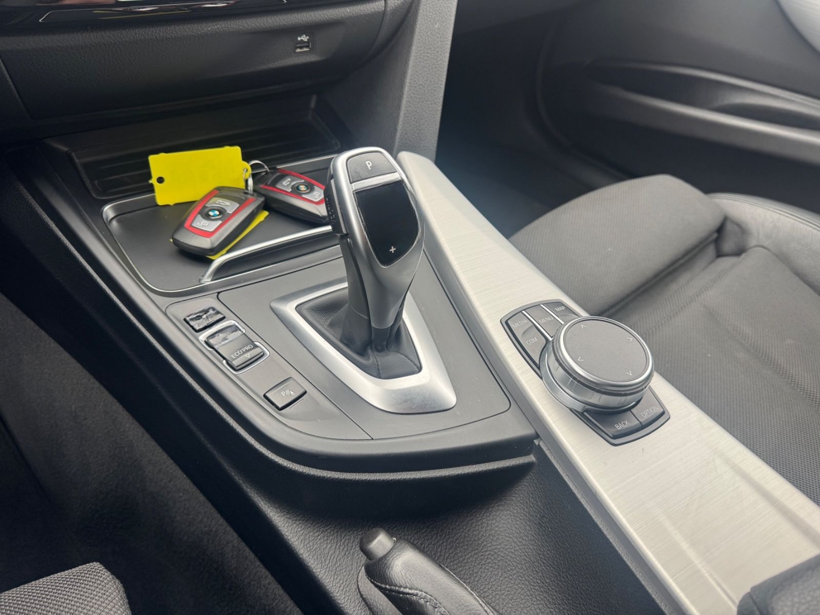 BMW 320d Touring Aut Sport Line ACC AHK Navi LED Spu foto 16