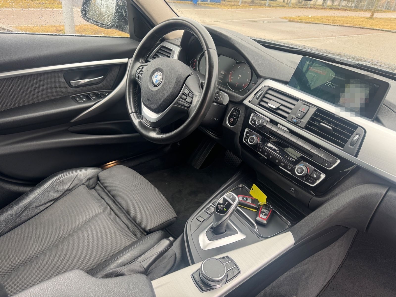 BMW 320d Touring Aut Sport Line ACC AHK Navi LED Spu foto 17