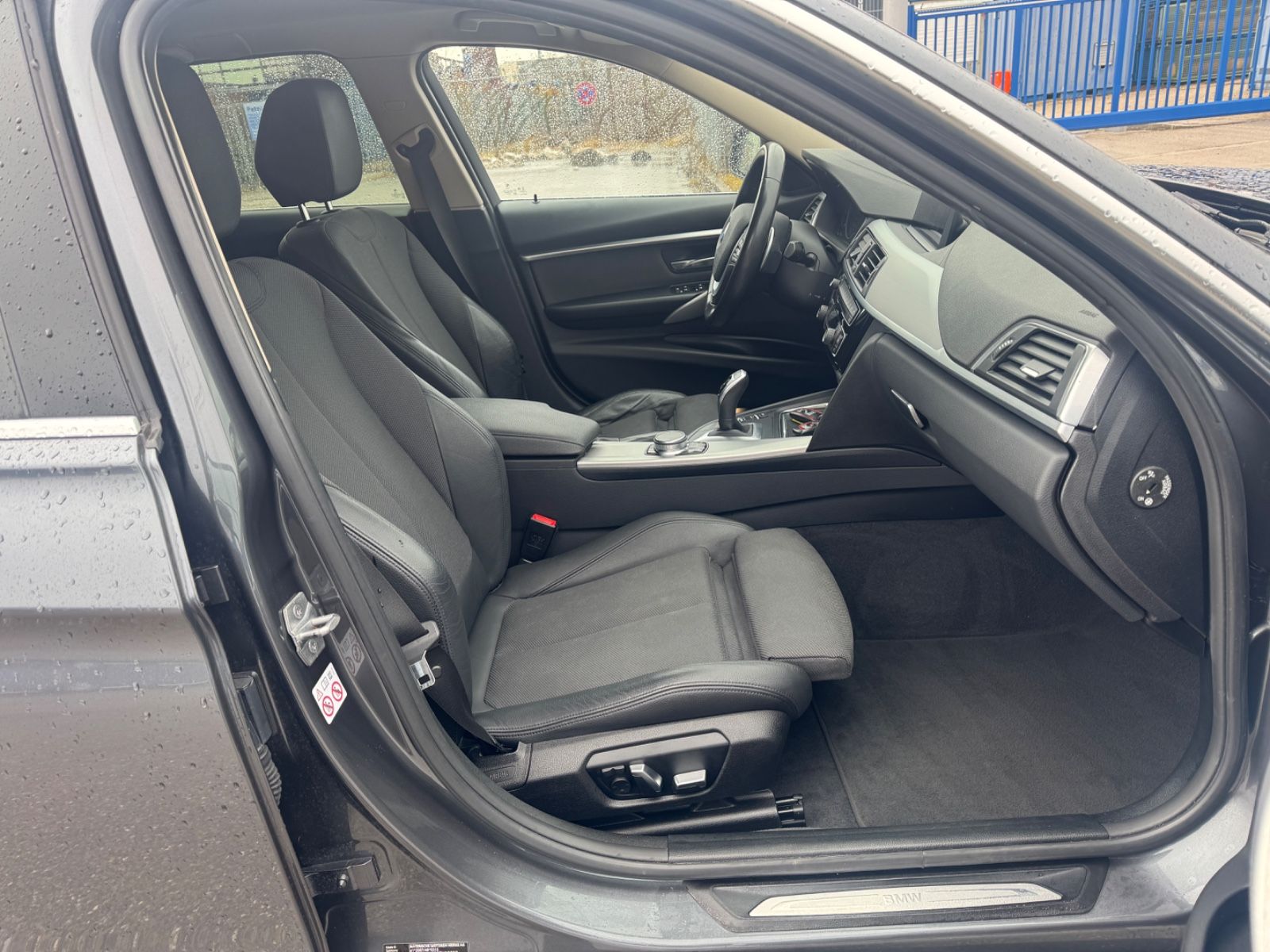 BMW 320d Touring Aut Sport Line ACC AHK Navi LED Spu foto 19