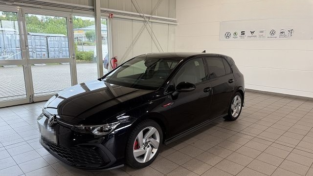 Volkswagen Golf VIII GTI Black Style 2.0 TSI DSG foto 4