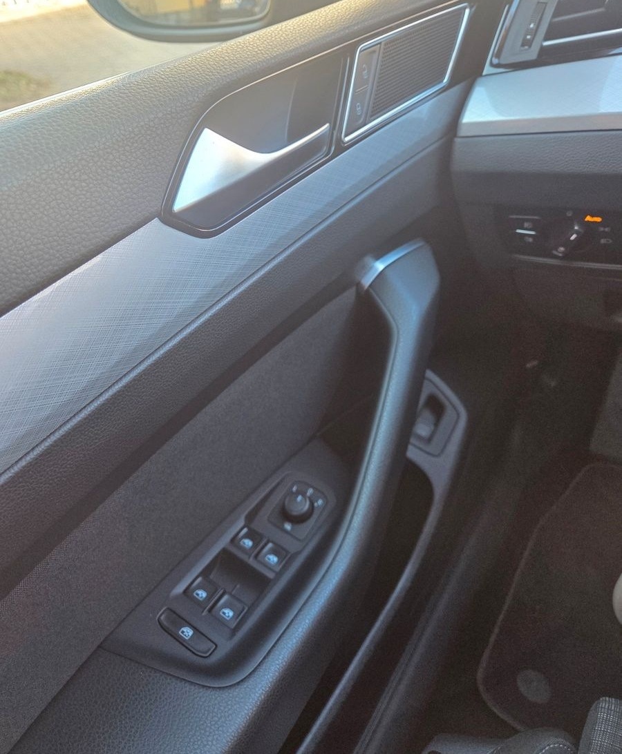 Volkswagen Passat 2.0 TDI SCR DSG Business Business foto 5