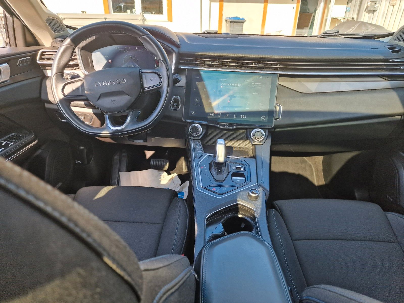 Lynk&Co 01 1.5 TD PHEV 192 kW ,Pano-Schiebe,Kamera 360 foto 18