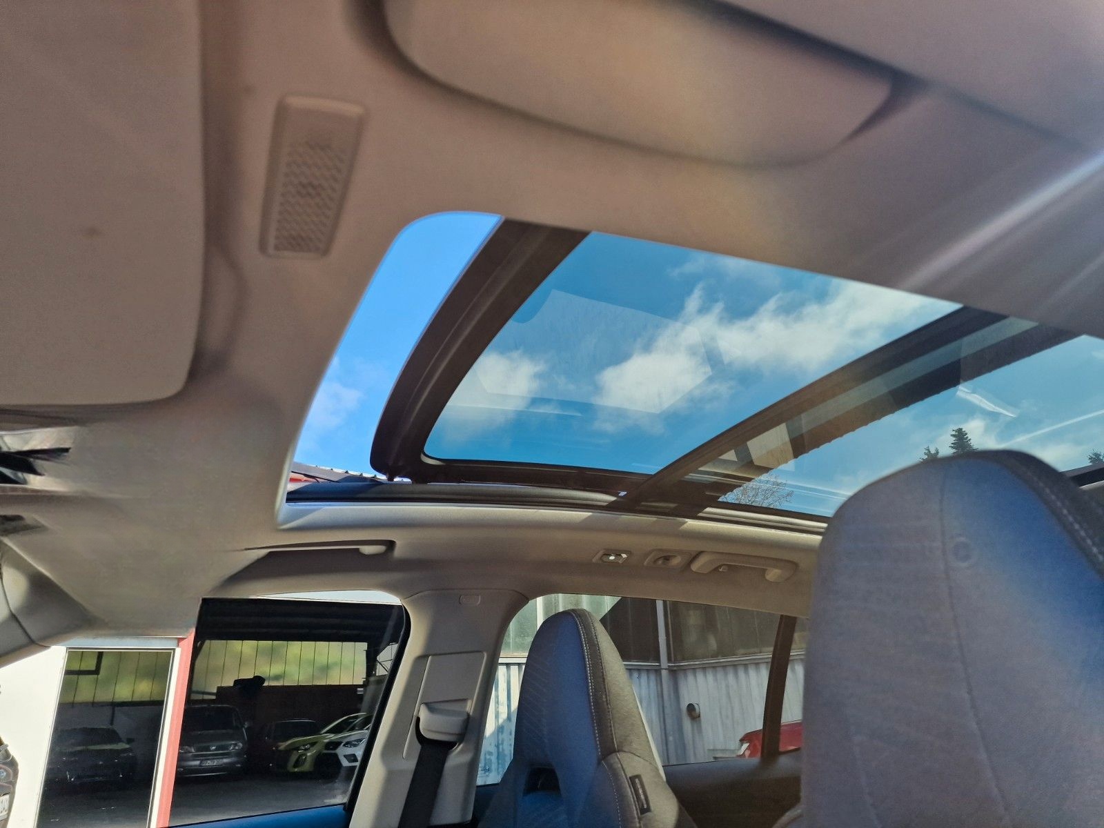 Lynk&Co 01 1.5 TD PHEV 192 kW ,Pano-Schiebe,Kamera 360 foto 19