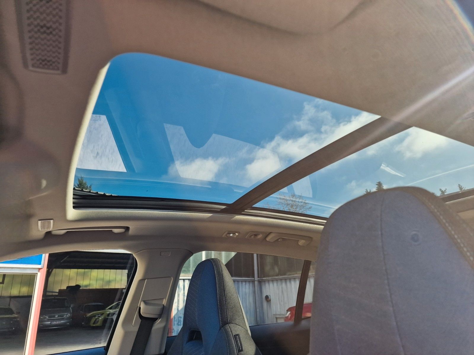 Lynk&Co 01 1.5 TD PHEV 192 kW ,Pano-Schiebe,Kamera 360 foto 21