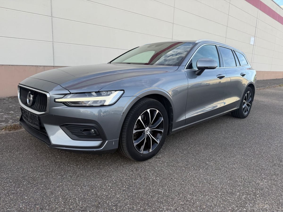 Volvo V60 B3 Momentum Pro - NAVI SHZ LED DAB