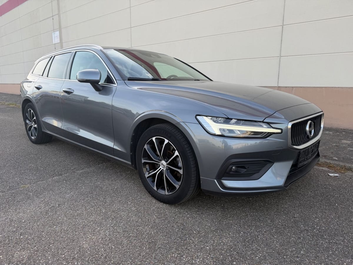 Volvo V60 B3 Momentum Pro - NAVI SHZ LED DAB foto 2