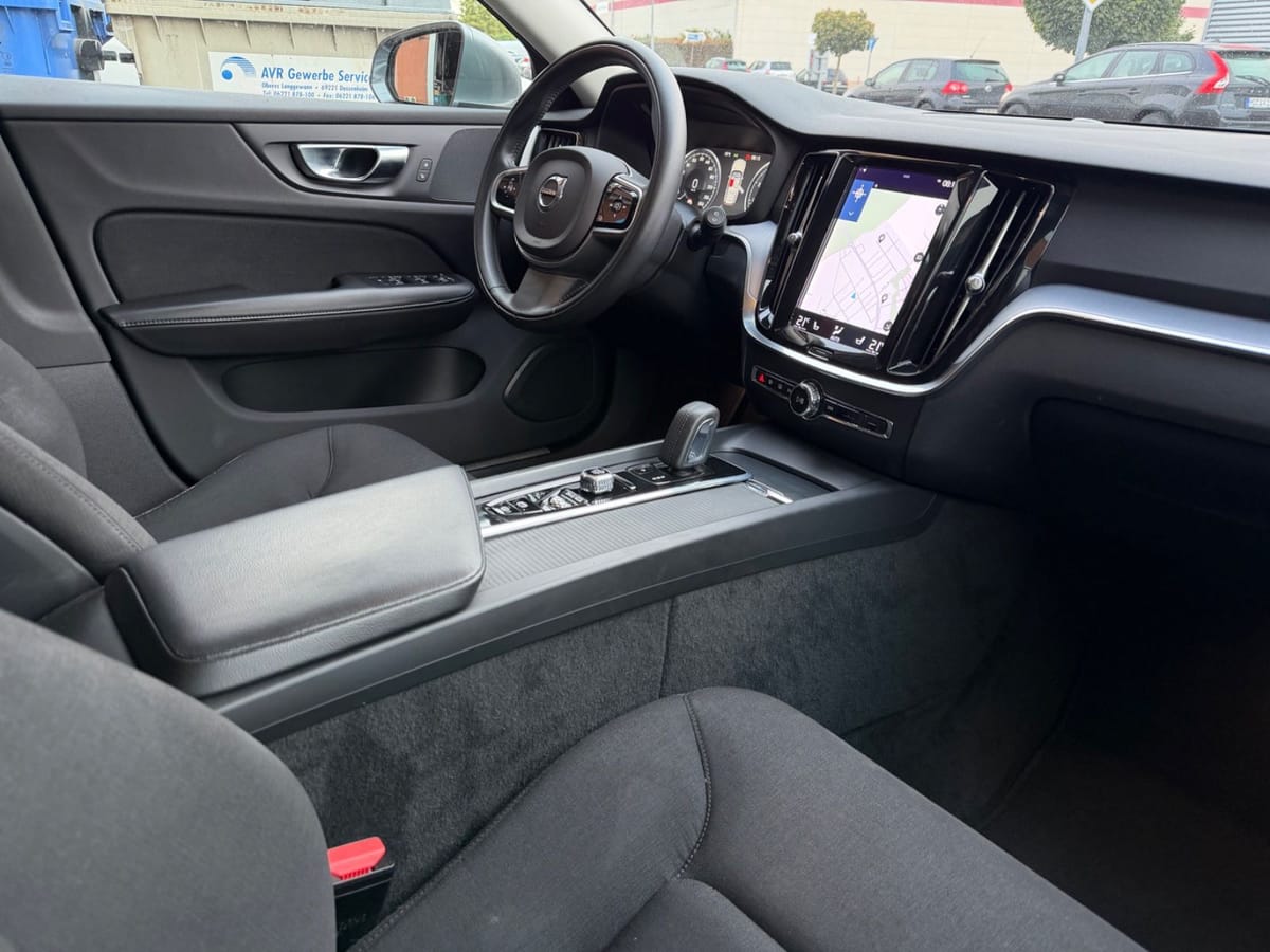 Volvo V60 B3 Momentum Pro - NAVI SHZ LED DAB foto 5