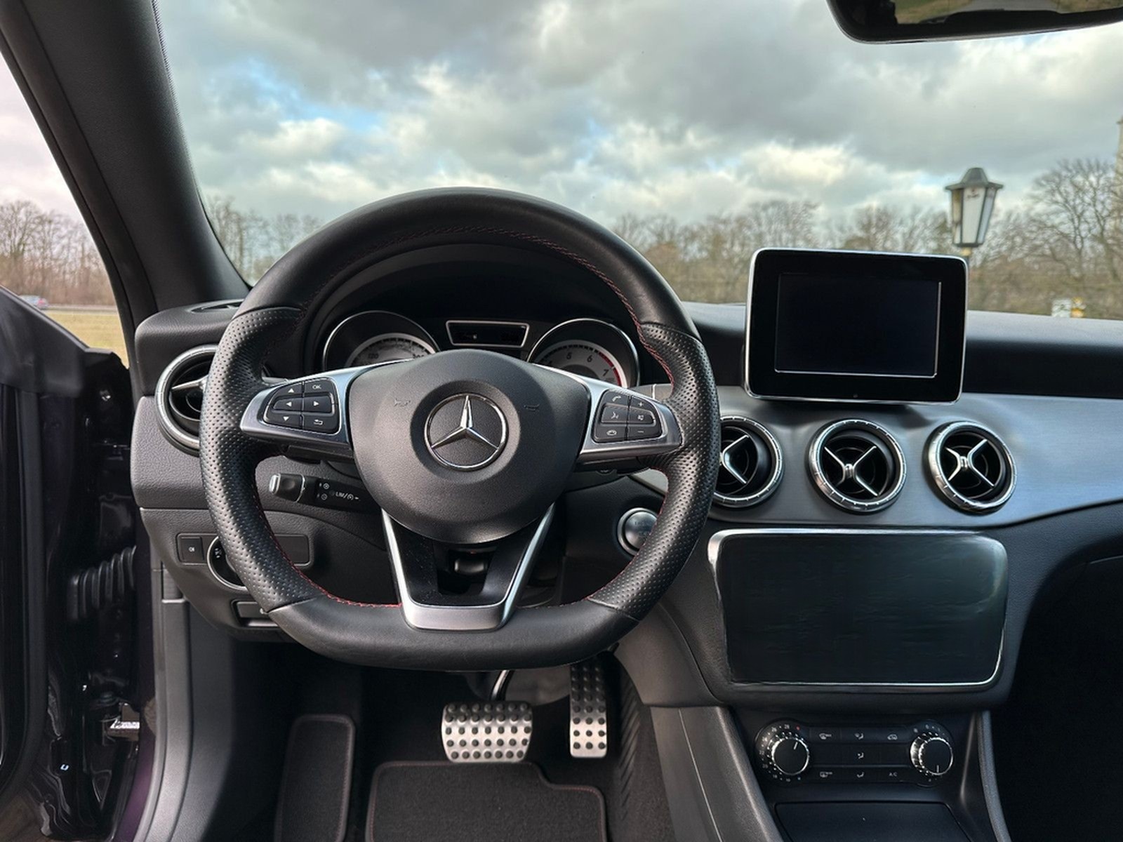 Mercedes-Benz CLA 200 Shooting Brake AMG-Line Sonderlack foto 14