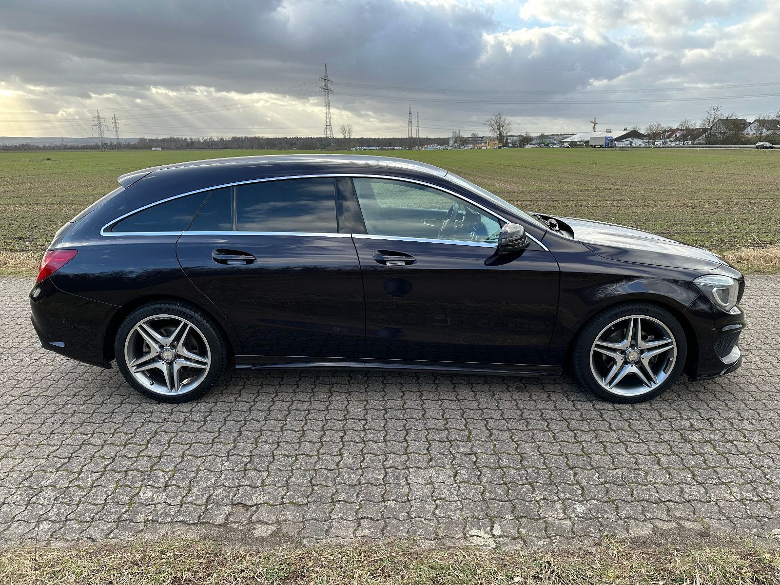 Mercedes-Benz CLA 200 Shooting Brake AMG-Line Sonderlack foto 6