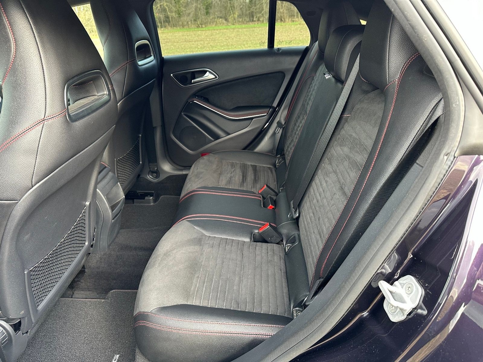 Mercedes-Benz CLA 200 Shooting Brake AMG Line Sonderlack foto 13