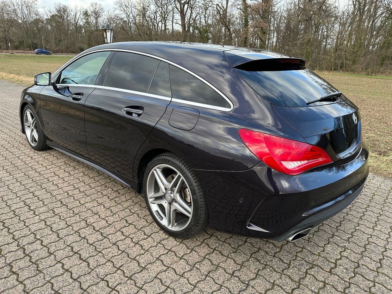 Mercedes-Benz CLA 200 Shooting Brake AMG Line Sonderlack foto 9