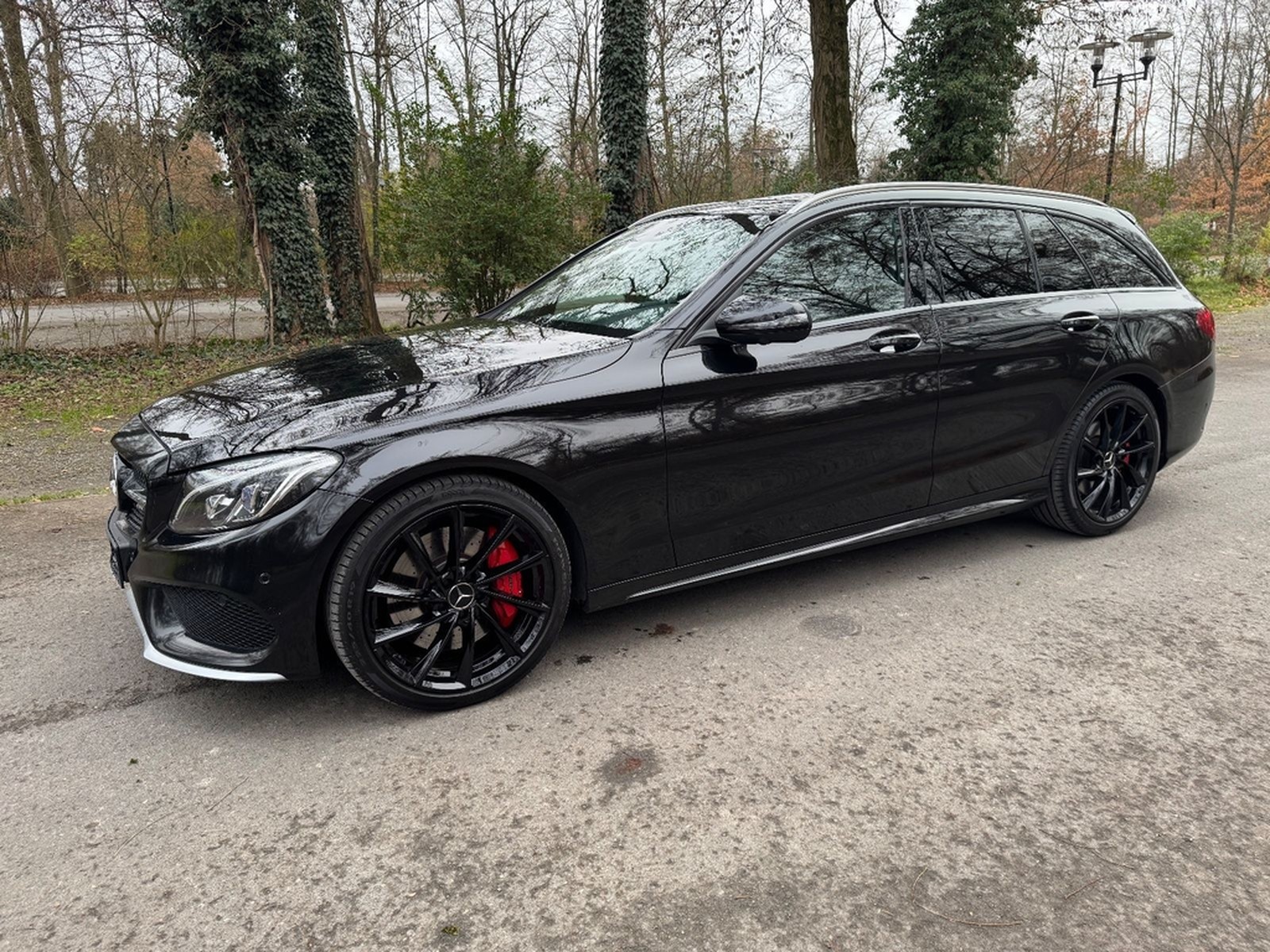Mercedes-Benz C 43 AMG Super Optik rote Gurte Pano foto 2