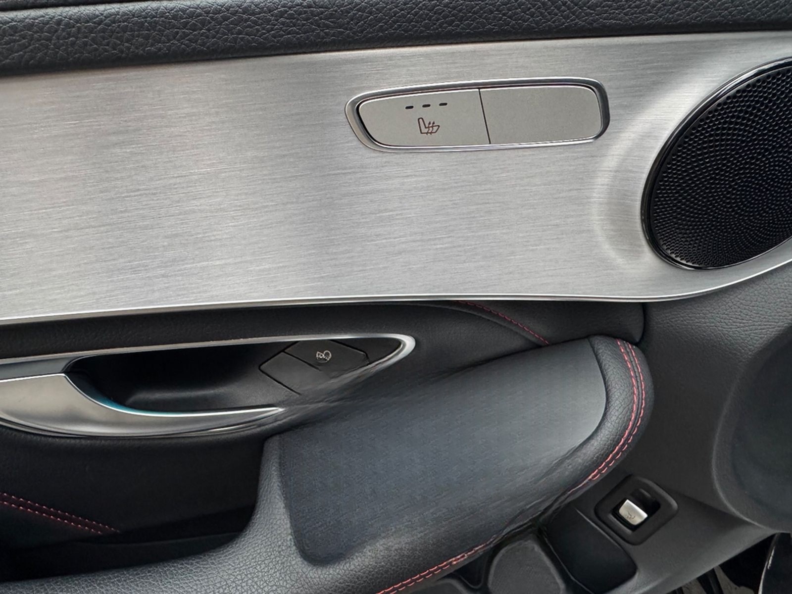 Mercedes-Benz C 43 AMG Super Optik rote Gurte Pano foto 17