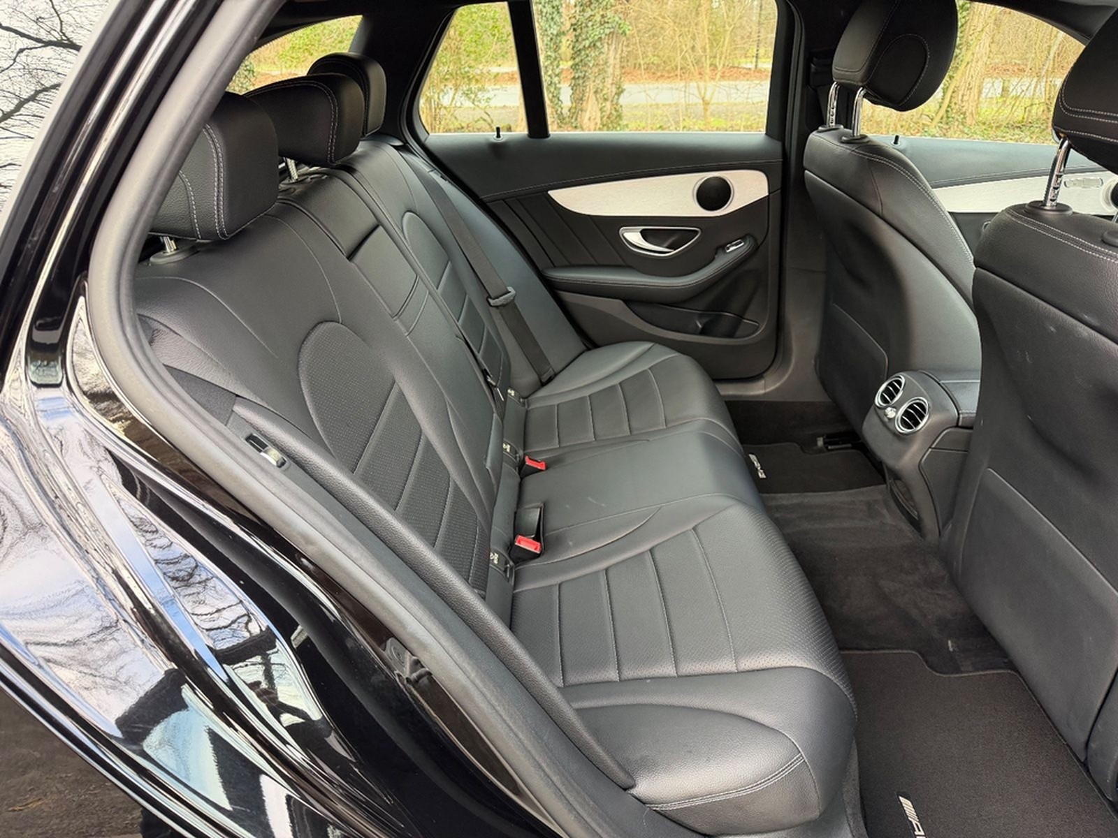 Mercedes-Benz C 200 T CGI AMG Line Automatik wenig km foto 13