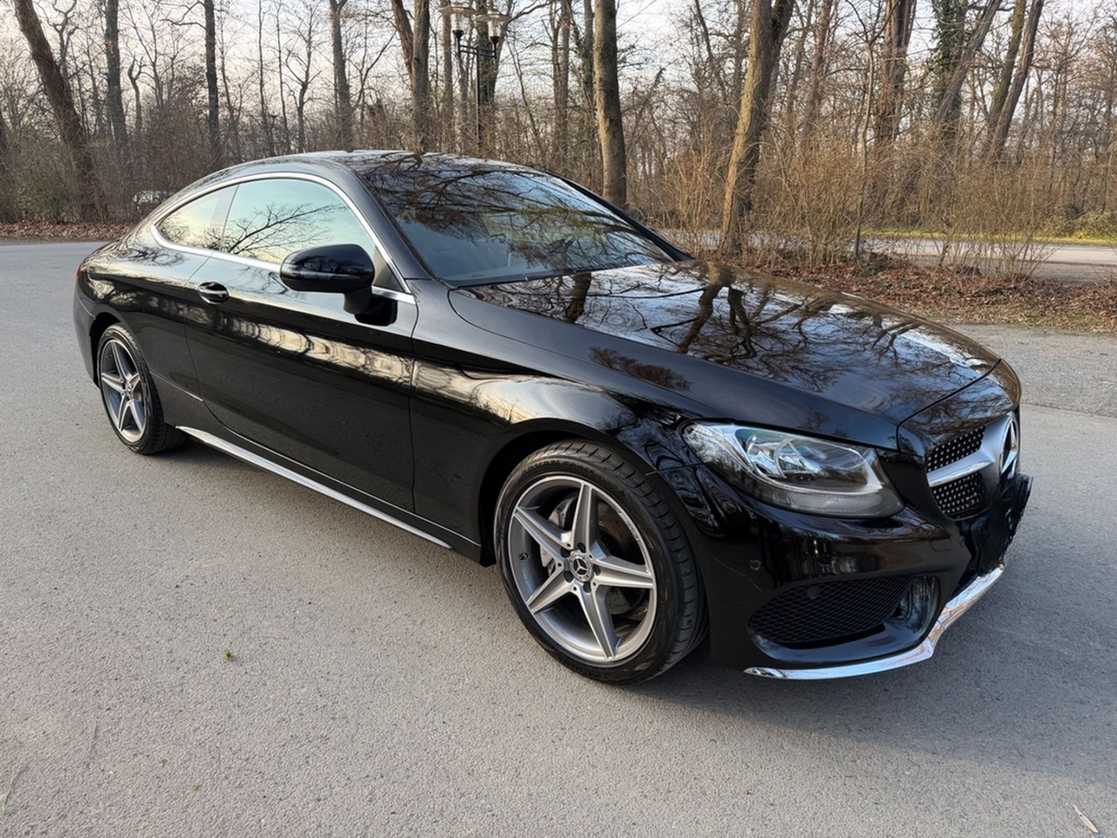 Mercedes-Benz C 180 Coupé AMG Line Panorama Automatik foto 5