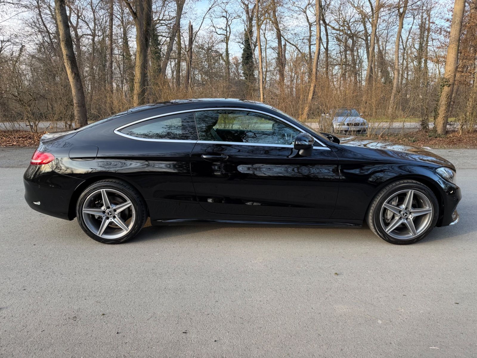 Mercedes-Benz C 180 Coupé AMG Line Panorama Automatik foto 6