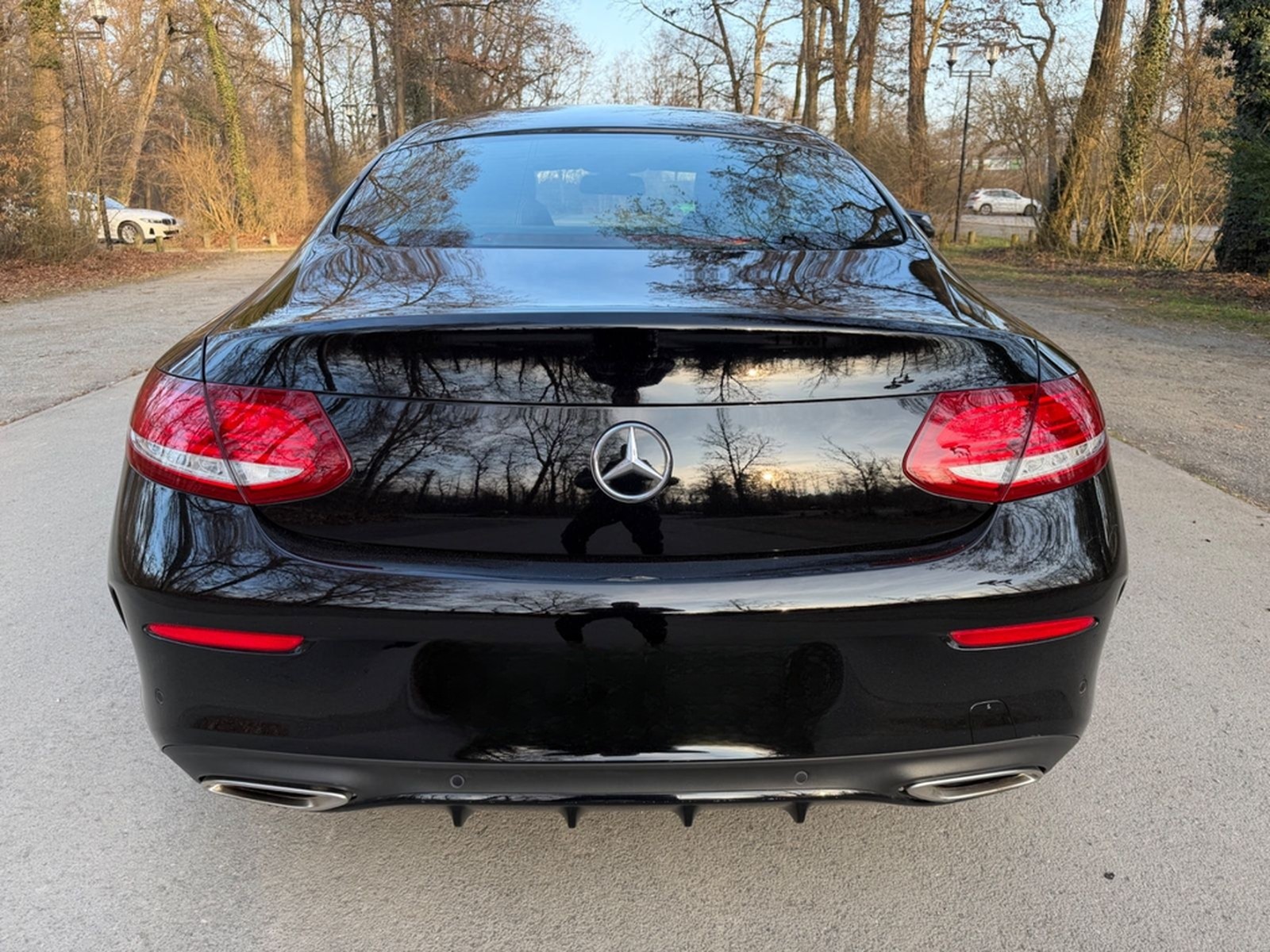 Mercedes-Benz C 180 Coupé AMG Line Panorama Automatik foto 8