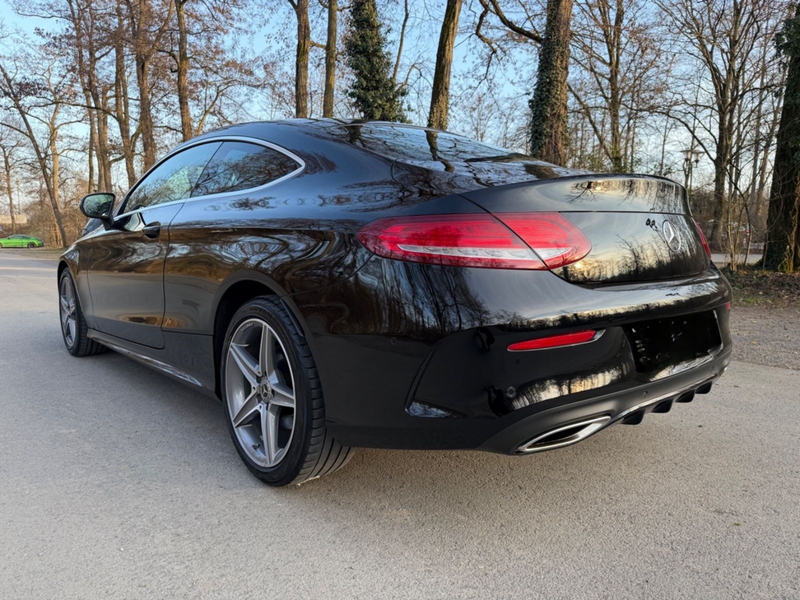 Mercedes-Benz C 180 Coupé AMG Line Panorama Automatik foto 9