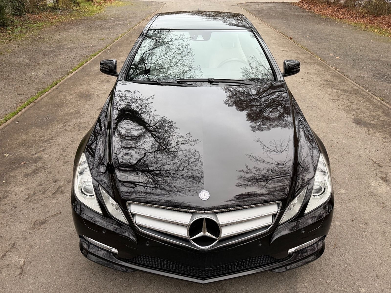 Mercedes-Benz E 350 Coupe AMG-Line Super Optik wenig km foto 3