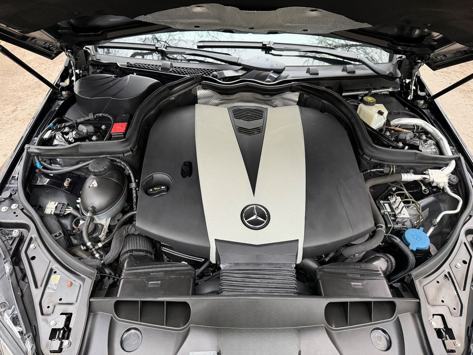 Mercedes-Benz E 350 Coupe AMG-Line Super Optik wenig km foto 21