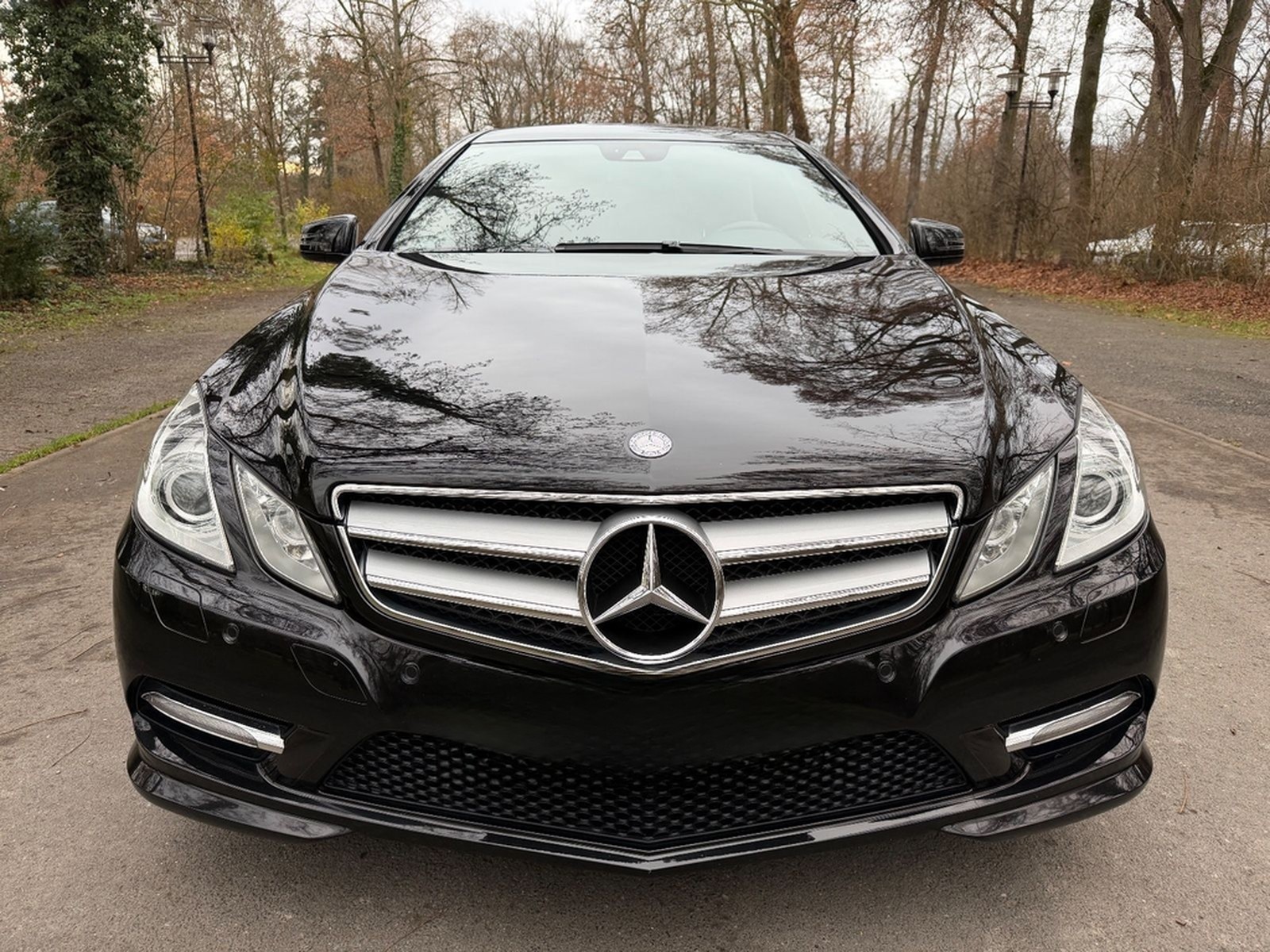 Mercedes-Benz E 350 Coupe AMG-Line Super Optik wenig km foto 4