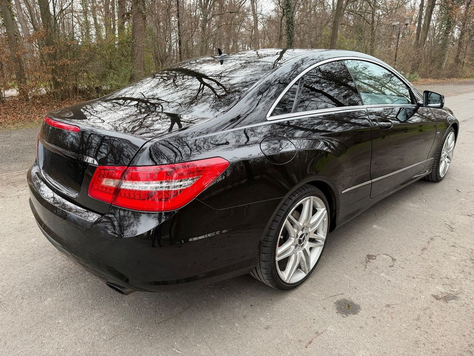 Mercedes-Benz E 350 Coupe AMG-Line Super Optik wenig km foto 7