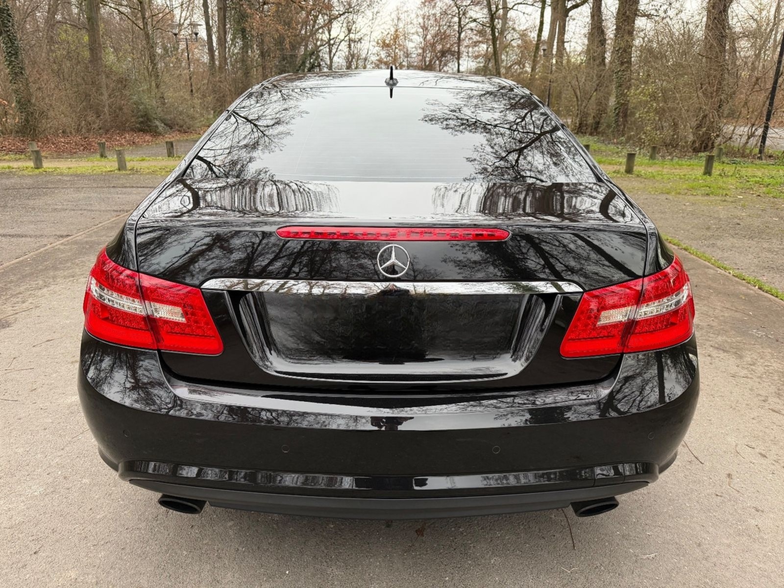 Mercedes-Benz E 350 Coupe AMG-Line Super Optik wenig km foto 8