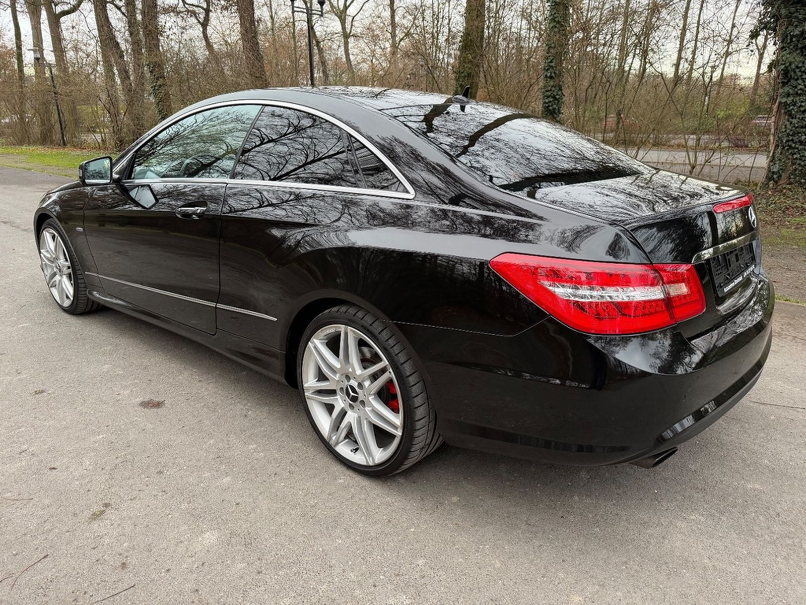 Mercedes-Benz E 350 Coupe AMG-Line Super Optik wenig km foto 9