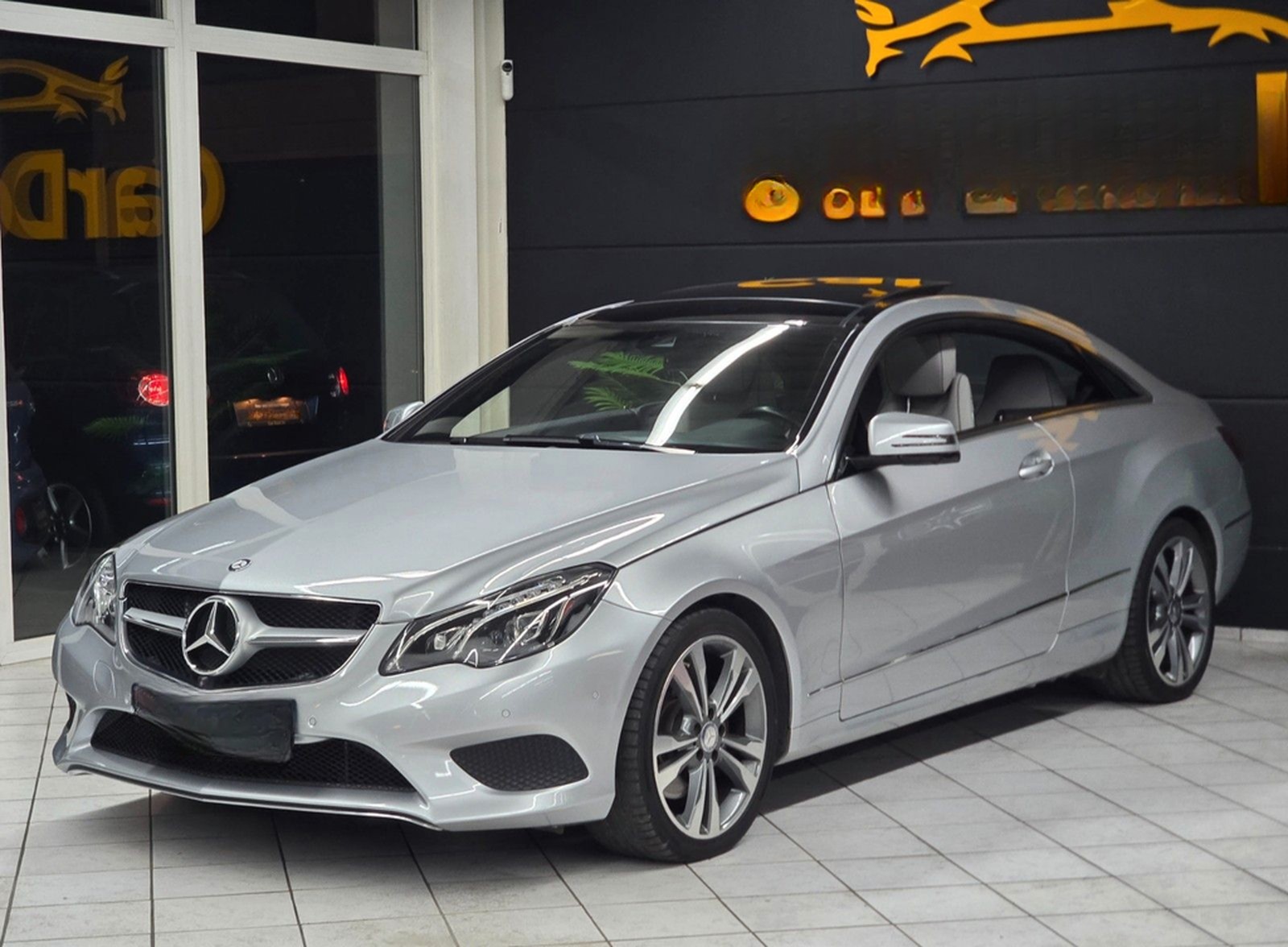 Mercedes-Benz E 350 Coupe 4Matic*PANO*ILS*2.HD*RFK*117TKM*NAVI foto 2
