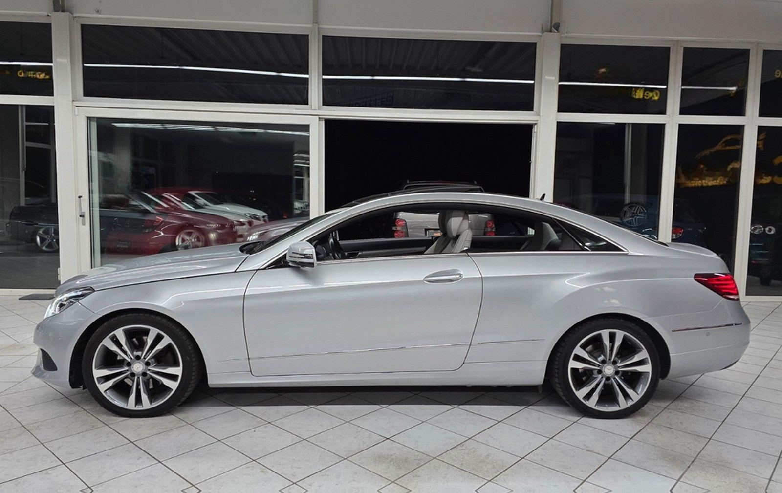 Mercedes-Benz E 350 Coupe 4Matic*PANO*ILS*2.HD*RFK*117TKM*NAVI foto 9