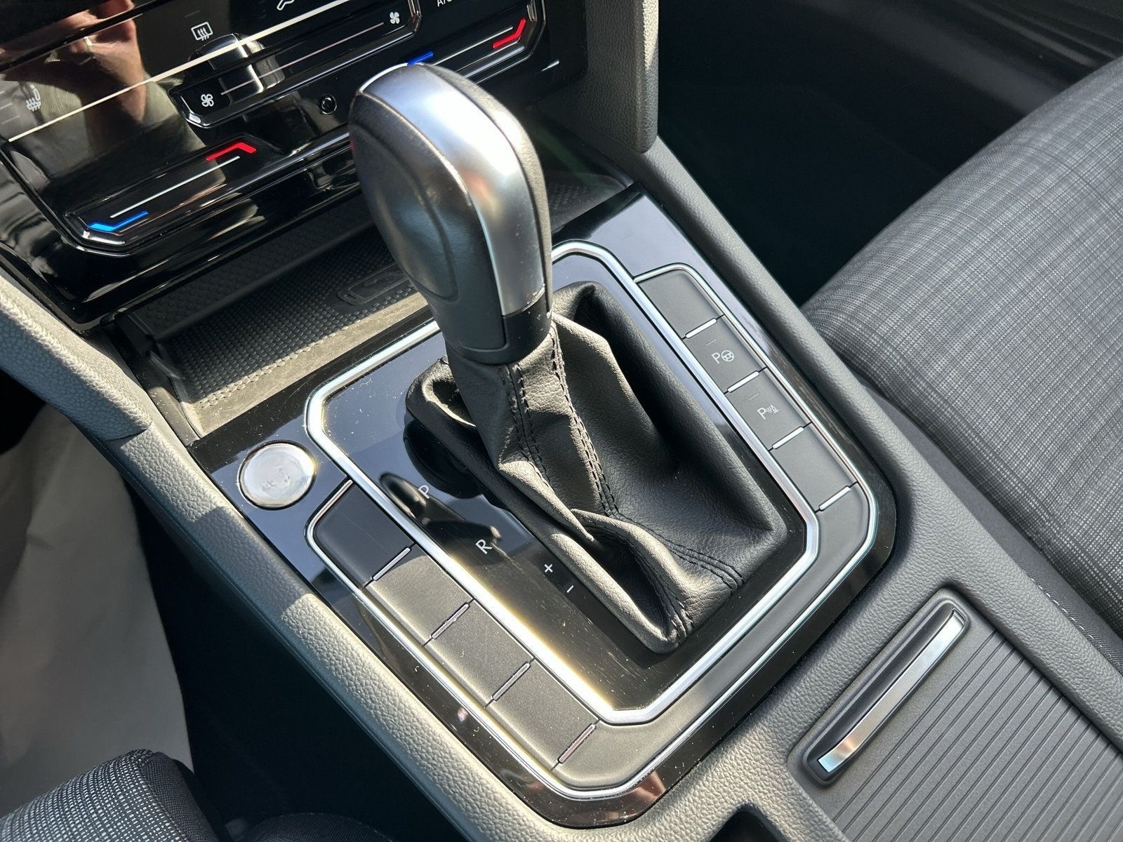 Volkswagen Passat Variant 2.0 TDI Business DSG+MATRIX+KAMER foto 15