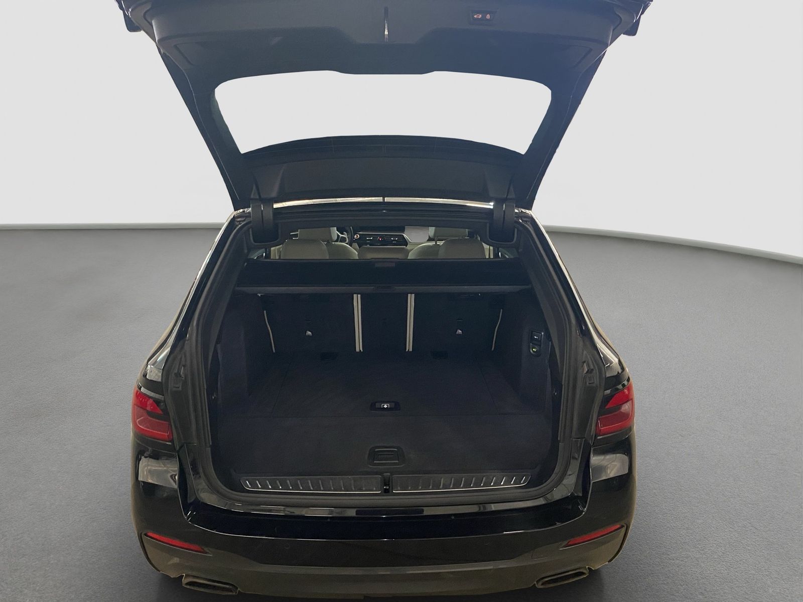 BMW 530d Touring ///M-Sport ACC Laser PanoSD AHK foto 9