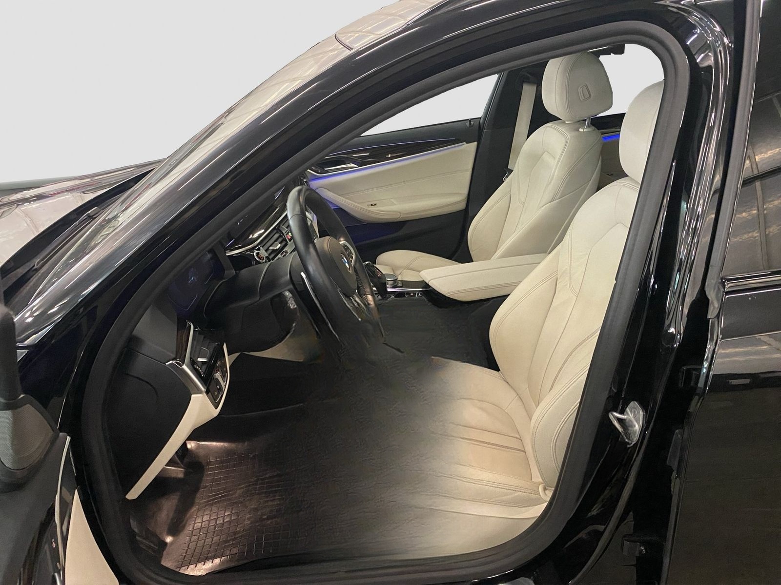 BMW 530d Touring ///M-Sport ACC Laser PanoSD AHK foto 10