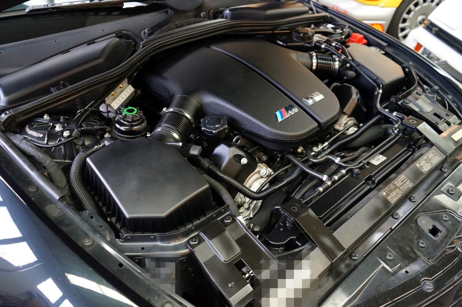 BMW M6 Coupé E63 als Handschalter mit Head Up foto 16