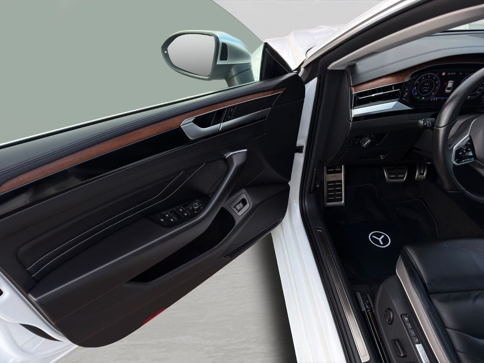 Volkswagen Arteon Lim Elegance/MASSGE/LEDER/MEMORY/360°/ foto 12