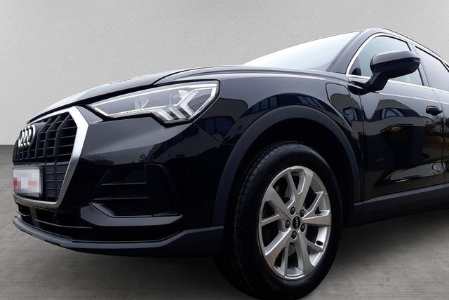 Audi Q3 45TFSIe AHK Navi StdHz eleHeck Sportsitze 18" foto 6