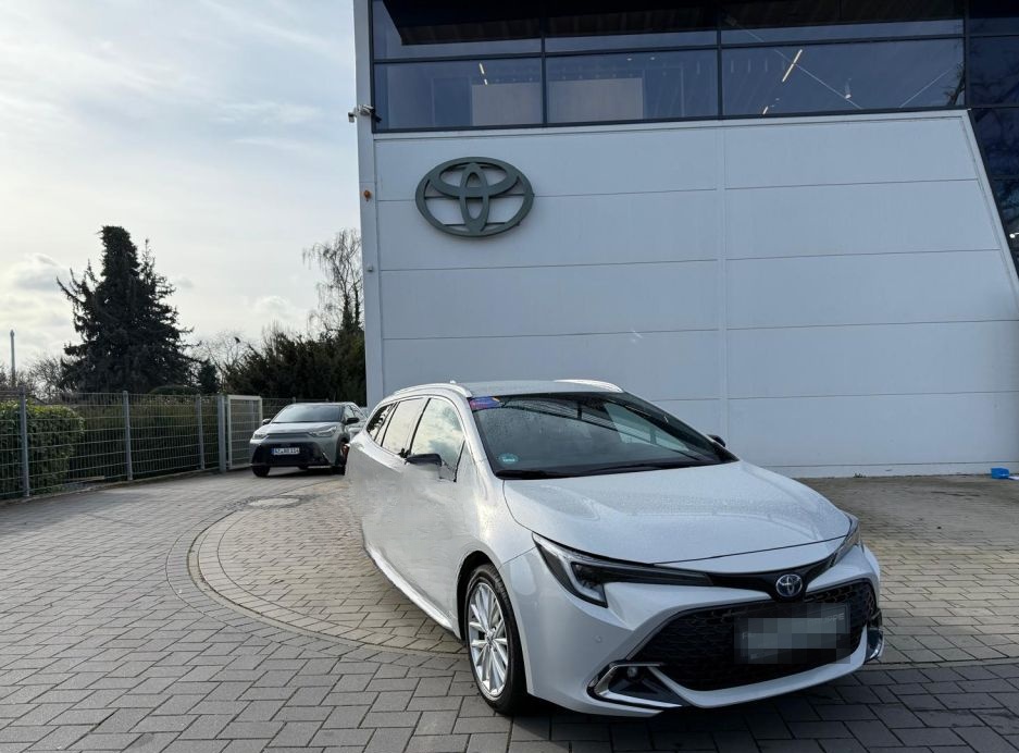 Toyota Corolla 1.8 Hybrid Touring Sports Teamplayer