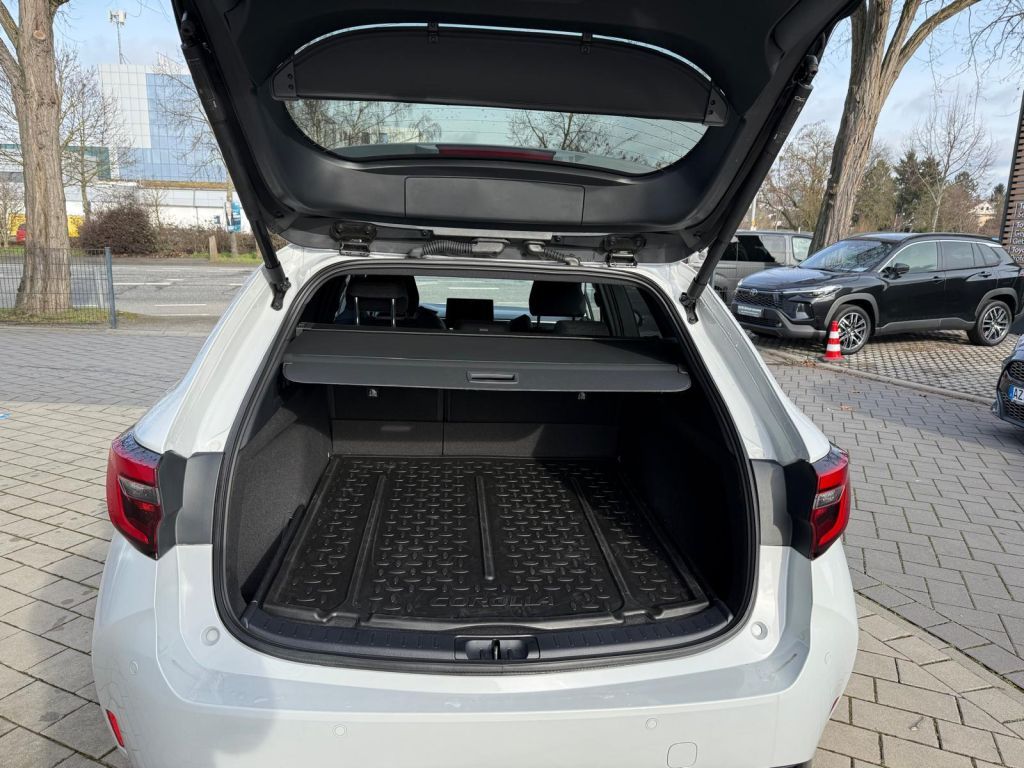 Toyota Corolla 1.8 Hybrid Touring Sports Teamplayer foto 4