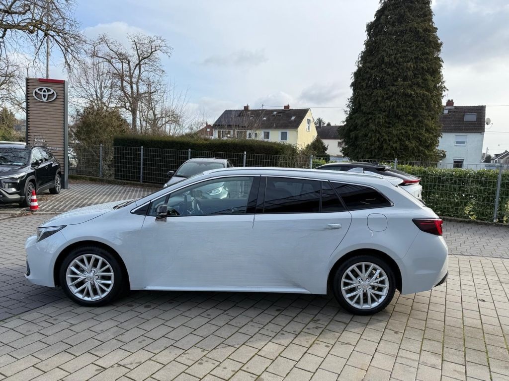 Toyota Corolla 1.8 Hybrid Touring Sports Teamplayer foto 7
