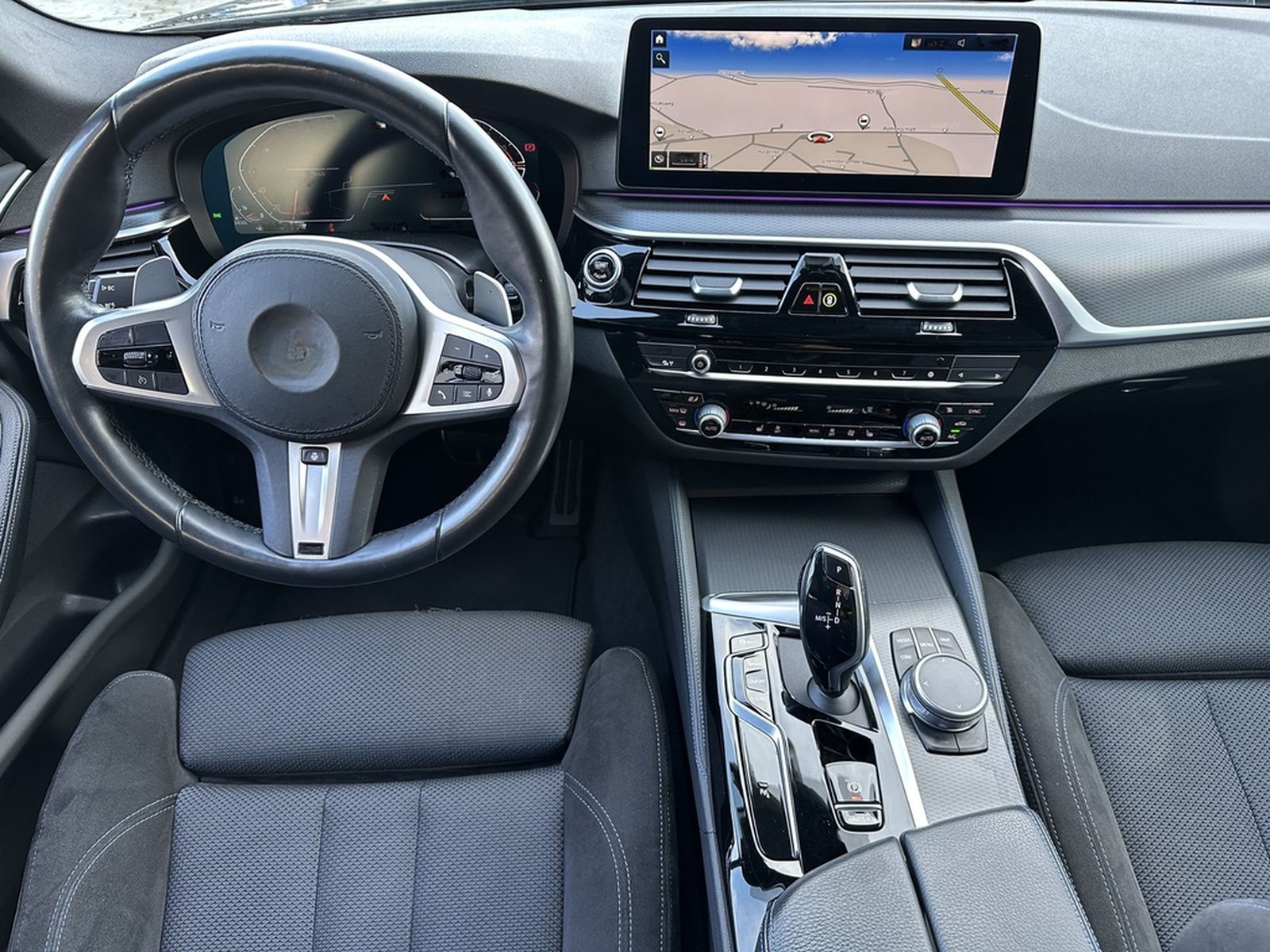 BMW 520d Touring M-Sport NAV+LED+KAMERA+HIFI+19ZO+PP foto 11