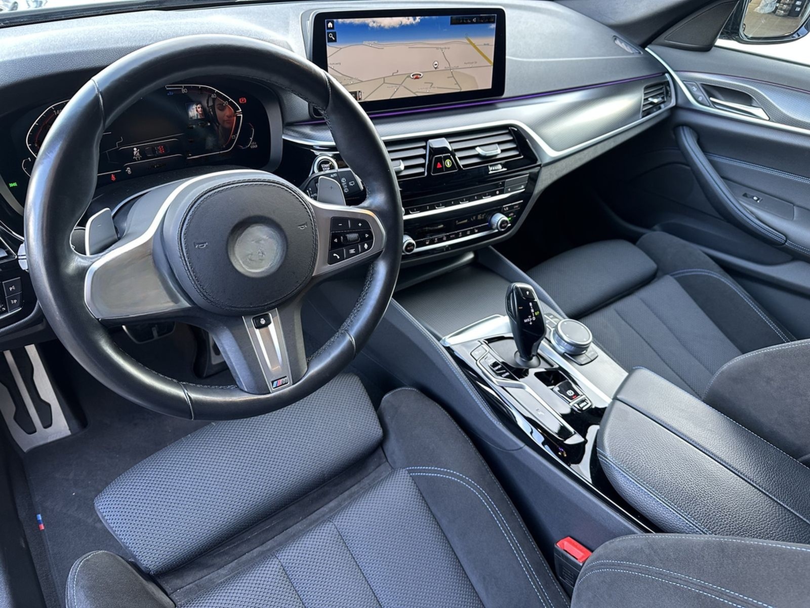 BMW 520d Touring M-Sport NAV+LED+KAMERA+HIFI+19ZO+PP foto 8