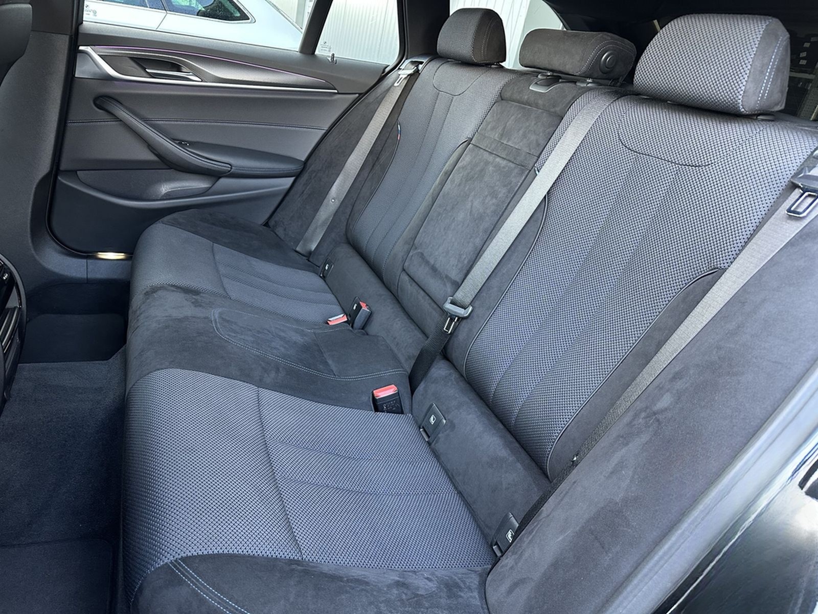 BMW 520d Touring M-Sport NAV+LED+KAMERA+HIFI+19ZO+PP foto 10