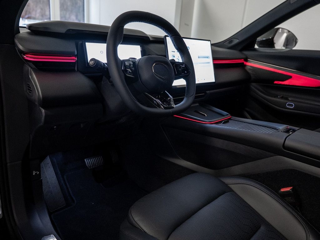 Lynk&Co 08 1.5 T PHEV 257 kW Core foto 18