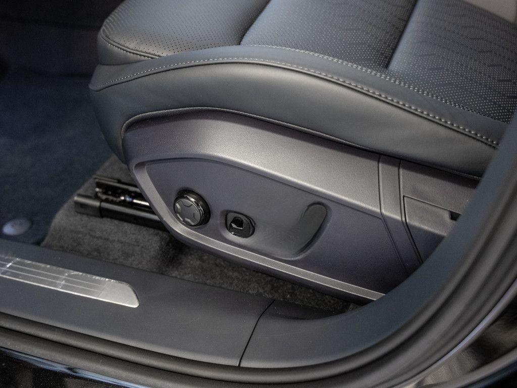 Lynk&Co 08 1.5 T PHEV 257 kW Core foto 19